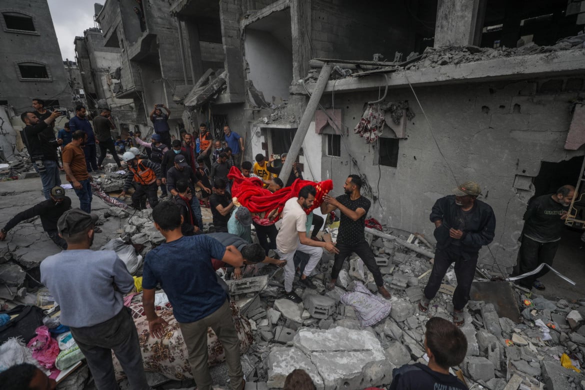 Tra bombe, negoziato e rischio epidemie. Gaza resta senza via di uscita