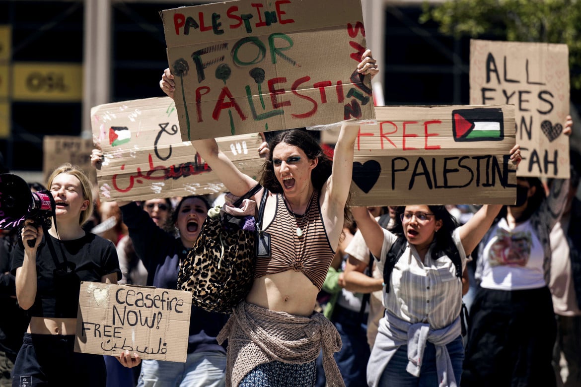 Una protesta pro Palestina in California