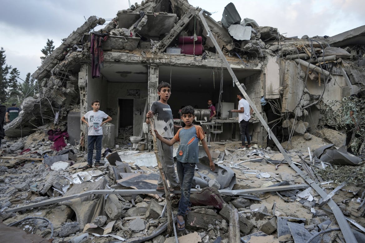 Speranze di tregua mentre Gaza resta sotto bombe e missili
