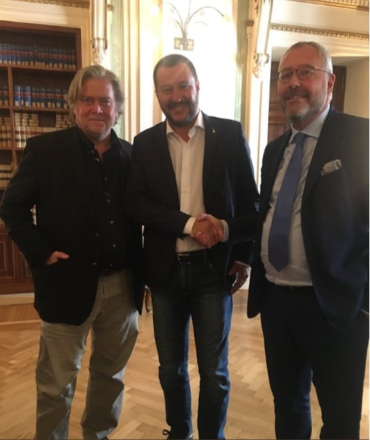 Il network di Bannon alimenta la «bestia» di Salvini