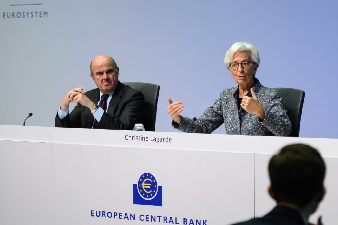 Crollano le borse, bufera contro Lagarde. La Bce: “I governi spendano di più nella crisi”