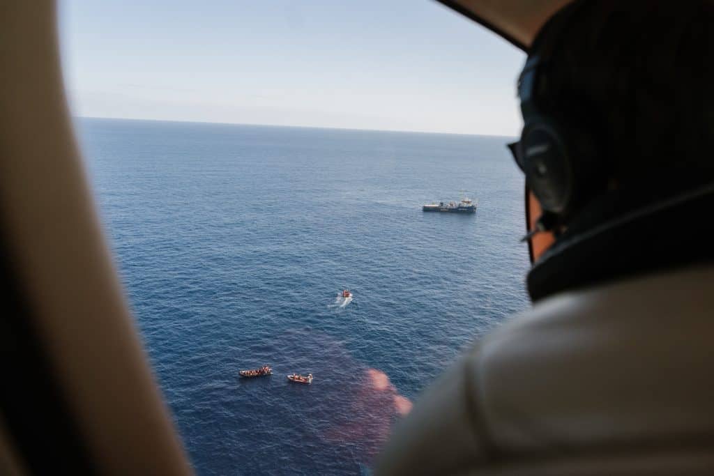 Mediterraneo, l’Italia vuole bandire gli aerei delle Ong